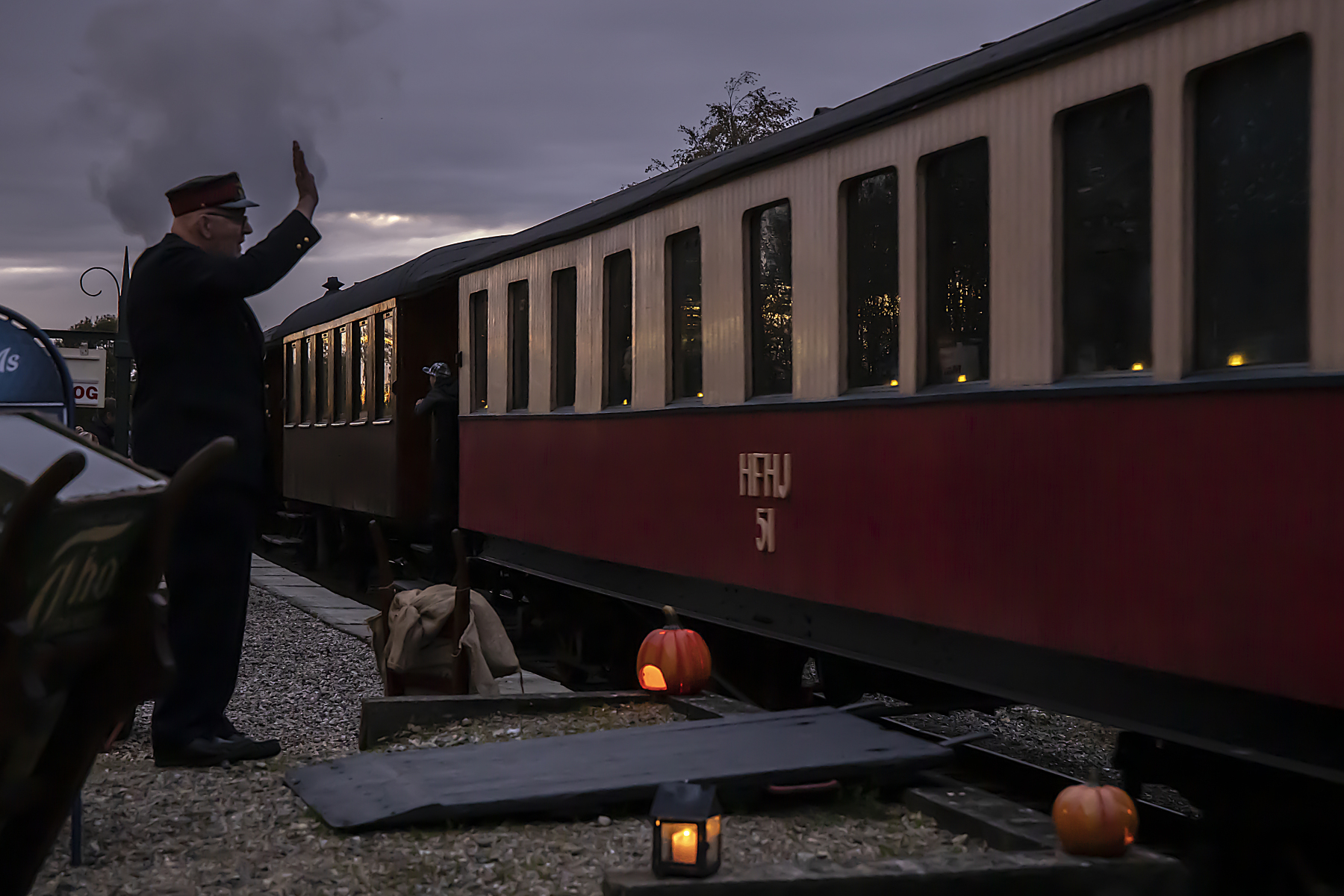 Afgang-til-Halloween-toget-Foto-Walter-Johannesen